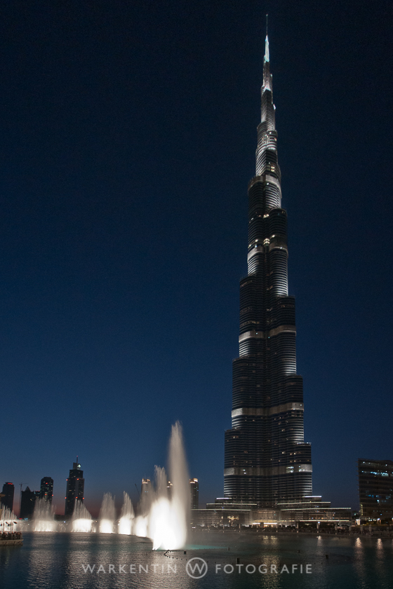 Kaum ein Weitwinkelobjektiv ist weit genug, um die 822 Meter Höhe des "Burj Khalifa" in Downtown Dubai angemessen einzufangen!